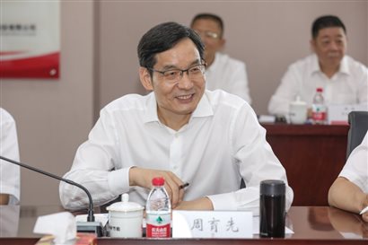 集团党委书记、董事长周育先指导事情